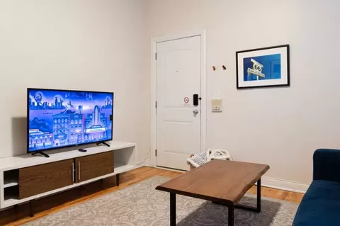 2149 W Division St #1379029P, Chicago, IL 60622