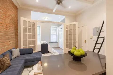 351 W 21st St #1, New York, NY 10011