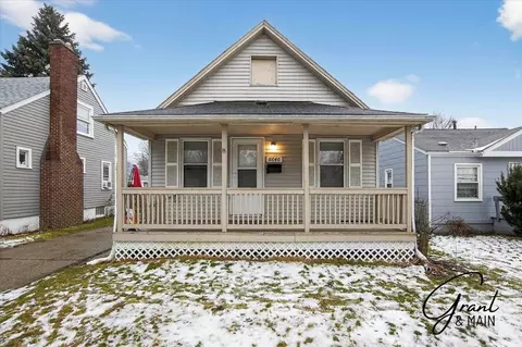 8646 Hudson Ave, Warren, MI 48089