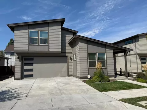 79 NE Cessna Dr #2, Bend, OR 97701
