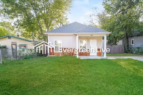 2805 Walker St, Fort Worth, TX 76105