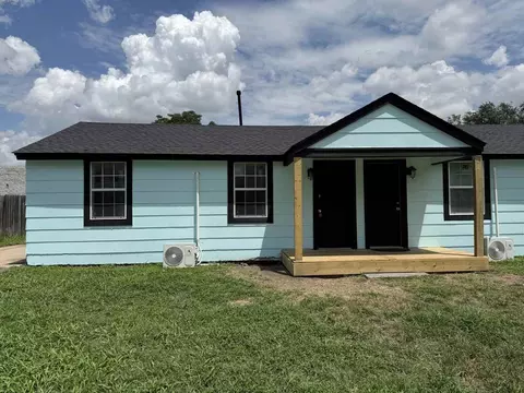 1827 N 2nd St #1, Enid, OK 73701