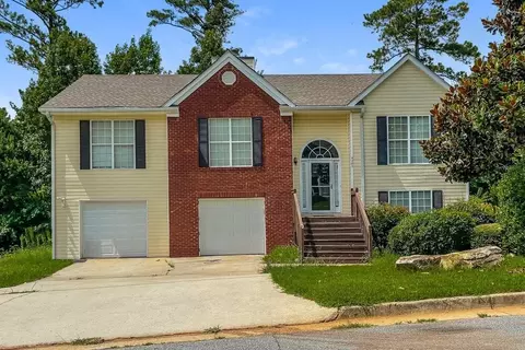 5280 Katherine Village Dr, Ellenwood, GA 30294