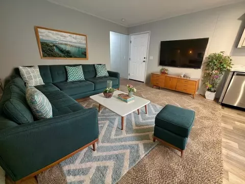 15368 Dominique Dr #868, Clinton Township, MI 48038
