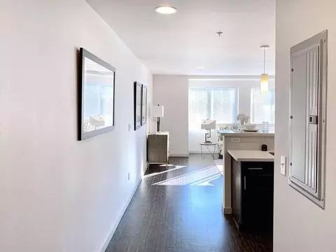 3295 SW Avalon Way, Seattle, WA 98126