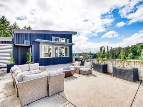 3295 SW Avalon Way, Seattle, WA 98126