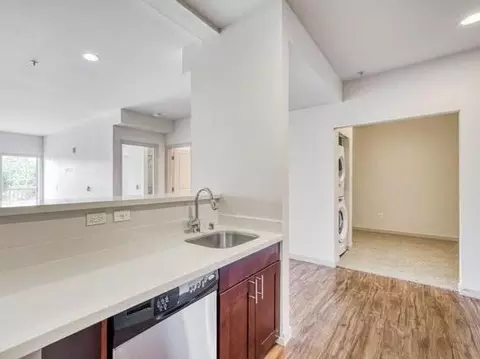 3295 SW Avalon Way, Seattle, WA 98126
