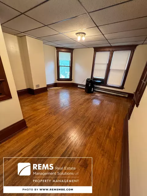 407 2nd St, Baraboo, WI 53913