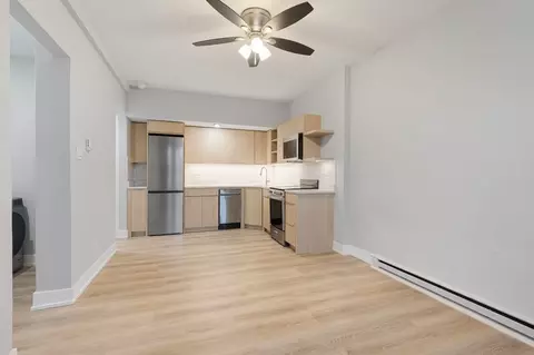 1634 W Howard St #202, Chicago, IL 60626