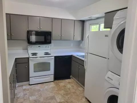 7004 Longstreet Dr #B, Raleigh, NC 27615
