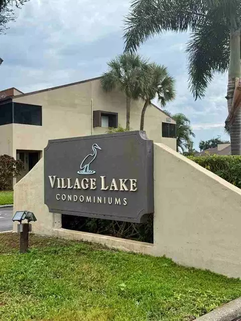 775 N Village Dr N #208, Saint Petersburg, FL 33716
