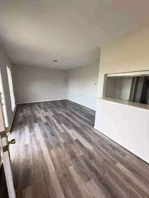 310 Yaupon St #612, Freeport, TX 77541