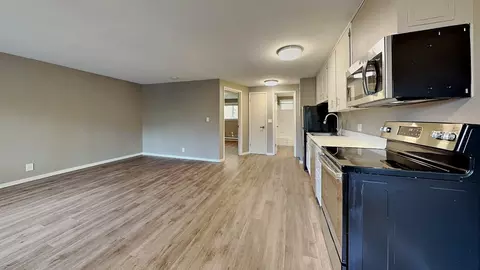 102 Summit Ave N #8, Kent, WA 98030