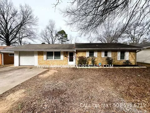 916 Brewer St, Jacksonville, AR 72076