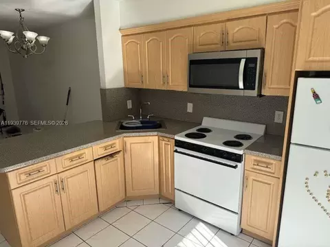 5480 W 21st Ct #104, Hialeah, FL 33016