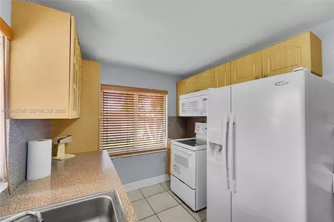 8370 NW 185th St #A, Palm Springs North, FL 33015