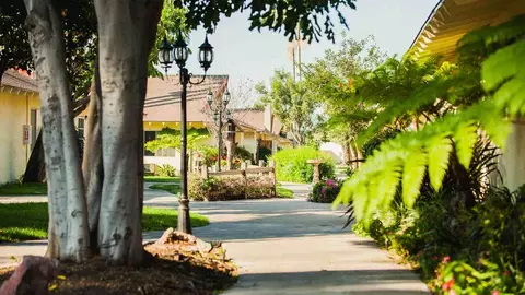 2724 N Bristol St, Santa Ana, CA 92706
