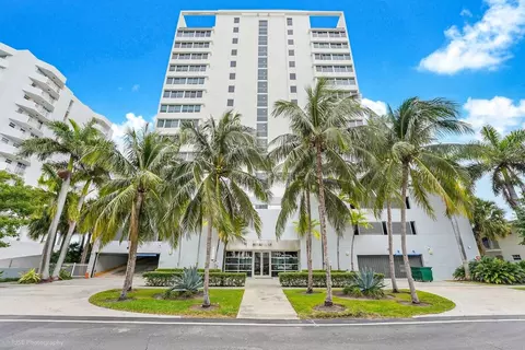 7929 West Dr, North Bay Village, FL 33141
