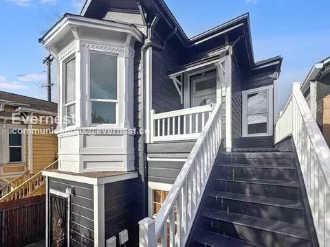 905 Pine St, Oakland, CA 94607