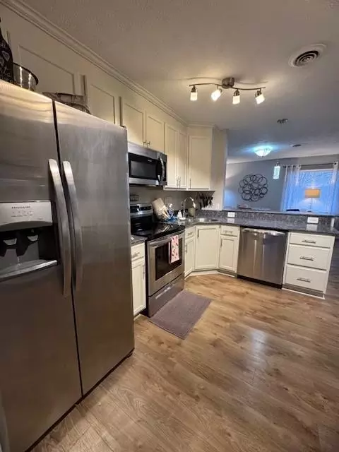 320 Huff St UNIT D, Hendersonville, NC 28739