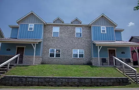 1316 N Sicily Ln, Fayetteville, AR 72704