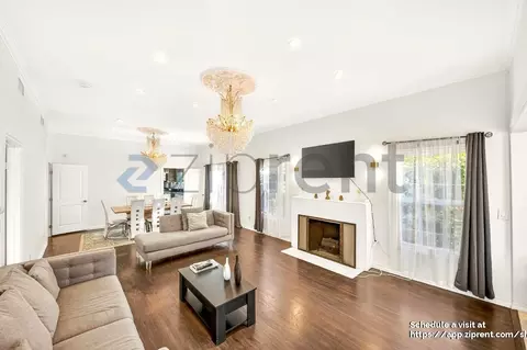 138 N Hamel Dr, Beverly Hills, CA 90211