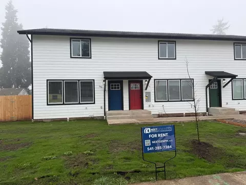 240 55th St, Springfield, OR 97478