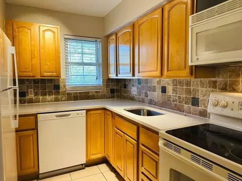 525 Conway Rd, Orlando, FL 32807