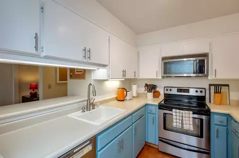 900 Bush St #510, San Francisco, CA 94109