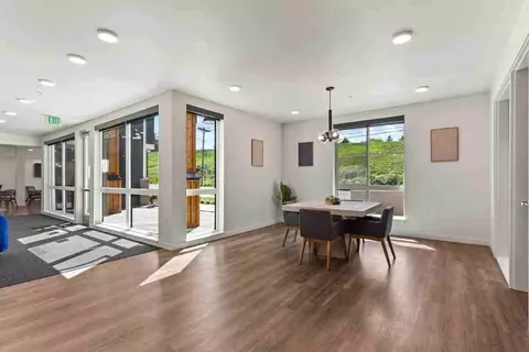 22199 NE Sandy Blvd, Fairview, OR 97024