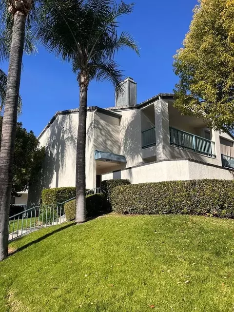 1002 Via Zapata, Riverside, CA 92507
