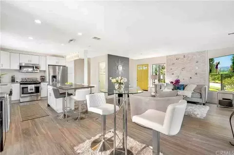 201 Harbor Woods Pl, Newport Beach, CA 92660
