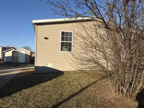 11803 Stoneridge Ct #307, South Lyon, MI 48178