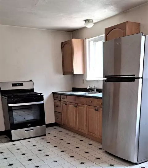 402 Brierly Ln, West Mifflin, PA 15122