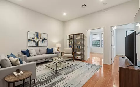 1204 Chestnut St, Philadelphia, PA 19107