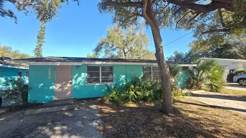 2115 6th St, Sarasota, FL 34237