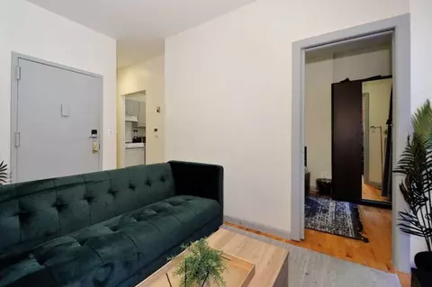 338 W 36th St #1323943P, New York, NY 10018