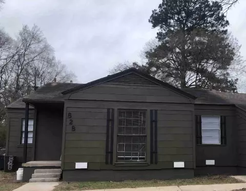 828 Hickam Dr, Wake Village, TX 75501