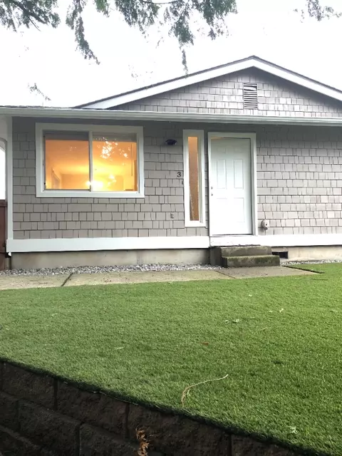 11513 NE 87th St #3, Kirkland, WA 98033