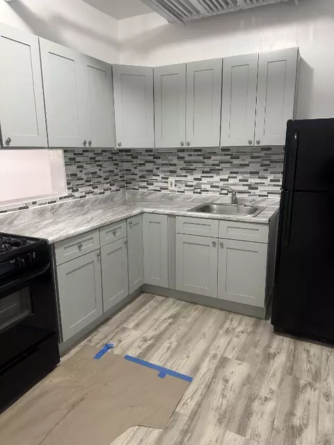 2317 E 70th St #19-3, Chicago, IL 60649