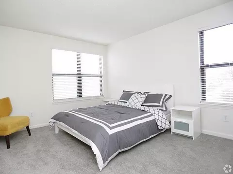 10500 Hillcrest Rd, Kansas City, MO 64134