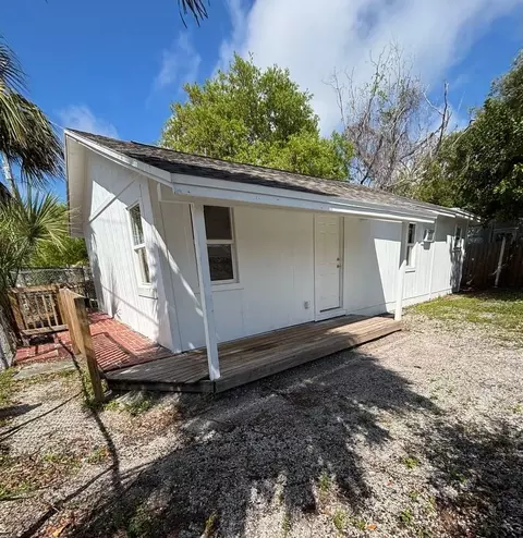1951 24th St, Sarasota, FL 34234