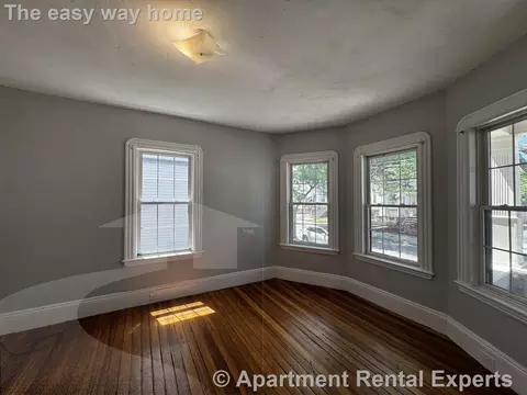51 Glendale St #1, Everett, MA 02149