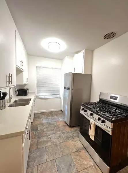 12021 Louise Ave #2, Los Angeles, CA 90066