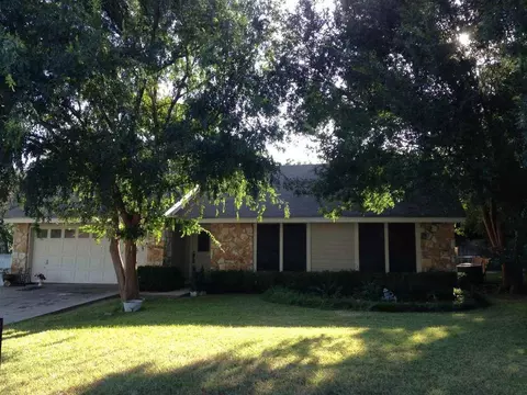 410 Deepwood Dr, Georgetown, TX 78628