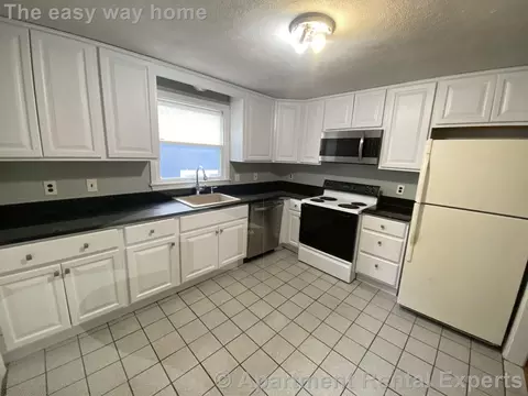 92 Sylvia St, Arlington, MA 02476