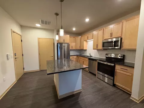 1121 S Park St #109, Madison, WI 53715