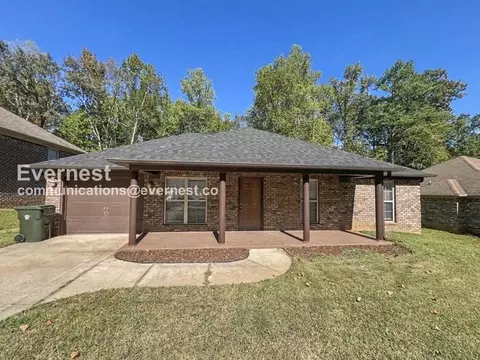 792 Charley Patterson Rd, New Market, AL 35761