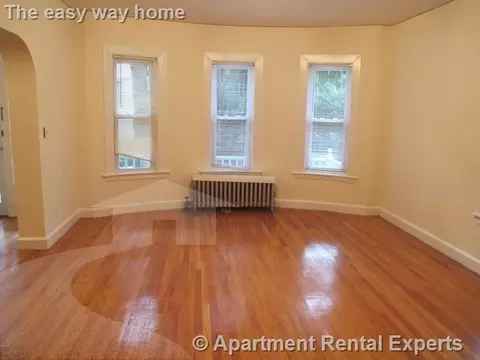 1 Langdon Sq #1, Cambridge, MA 02138