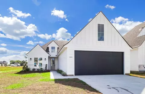 104 Field Point Ln, Youngsville, LA 70592